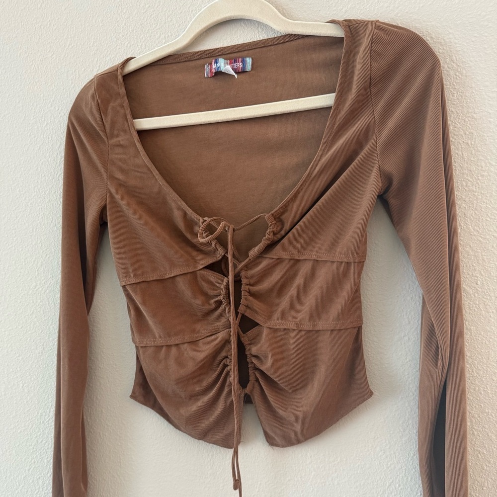 URBAN OUTFITTERS ELENA DRAWSTRING CUTOUT TOP XS - Picture 4 of 6